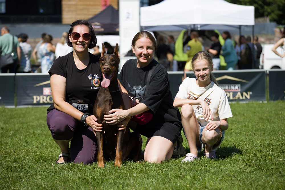 Me, Ksenia and Iryna Rymar with Elvenrose deGV  Me, Ksenia and Iryna Rymar with Elvenrose deGV